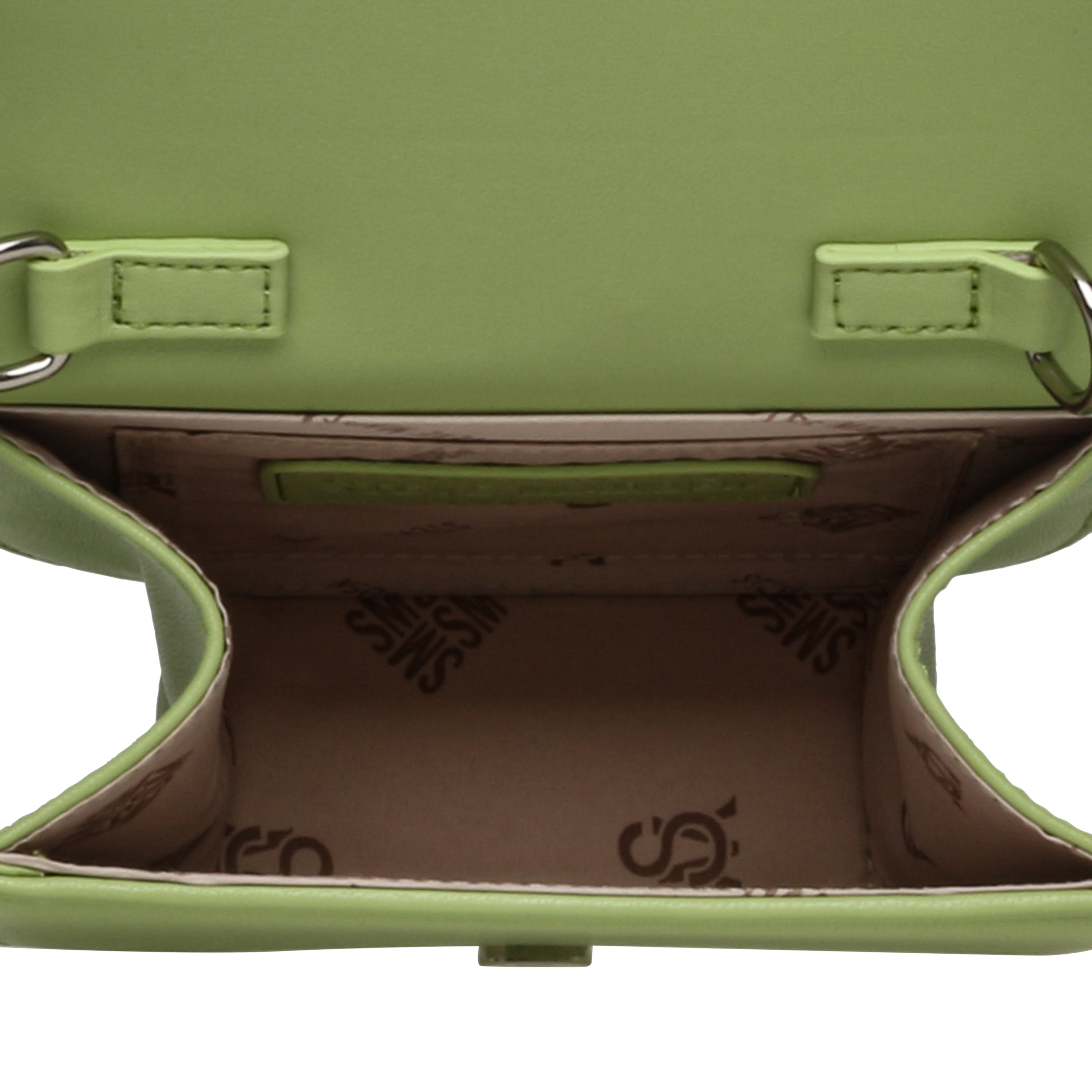 مشط القدم باللون الأخضر