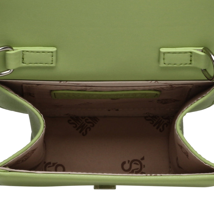 مشط القدم باللون الأخضر