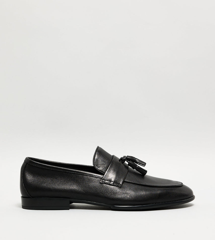 Swifton Men's Black Loafers — front view