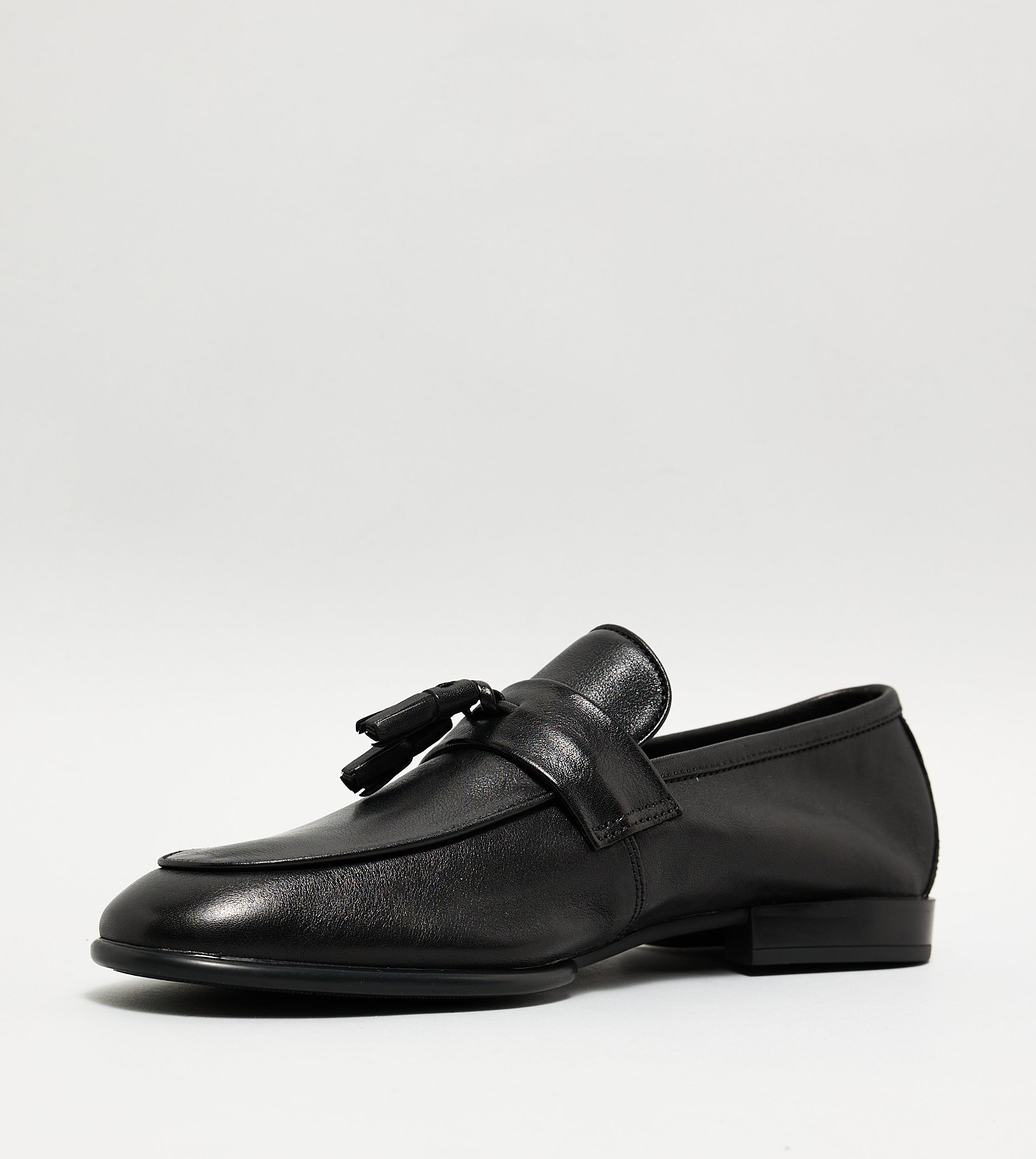 Swifton Men's Black Loafers — detail view